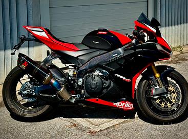Aprilia RSV4 Factory