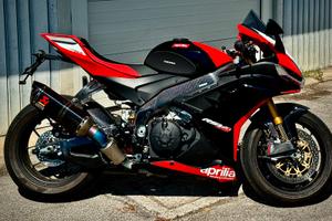 Aprilia RSV4 Factory