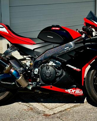 Aprilia RSV4 Factory