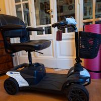 Scooter elettrico per disabili/anziani