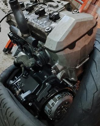 ricambi motore Kawasaki z750 anno 2009