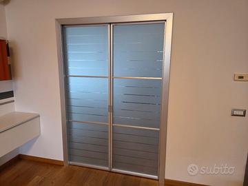 Porte scorrevole in vetro e alluminio 