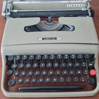 macchina da scrivere Olivetti lettera 22