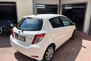 TOYOTA Yaris III Hatchback 1.0 con impianto gpl
