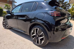 Peugeot 208 Hybrid 145 e-DCS6 GT + sedili elettric