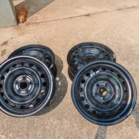 Cerchi in ferro 15 mazda 2 hybrid