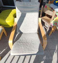 Poltrona Ikea Poang con poggiapiedi 