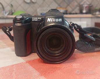 Fotocamera Nikon coolpix 8700 + accessori e borsa 