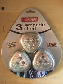 Lampade faretti LED ricaricabili con adesivo