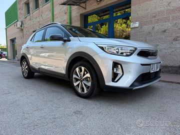 KIA Stonic 1.2 DPI 84CV UNIPROPRIETARIO RETROCAM