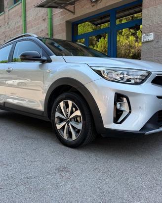 KIA Stonic 1.2 DPI 84CV UNIPROPRIETARIO RETROCAM