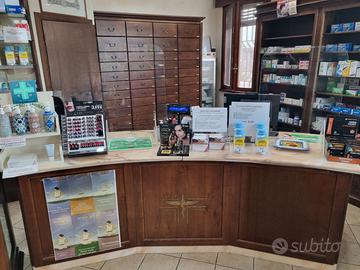 Arredo farmacia con banco 7 scaffalature e mobile