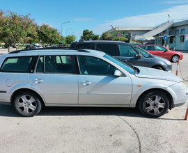 Ford Mondeo station wagon