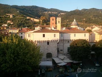 Pietrasanta: 4 vani panoramico