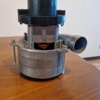 Motore centrale aspirante