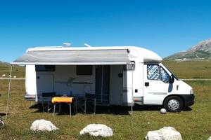 Camper semintegrale con garage x scooter