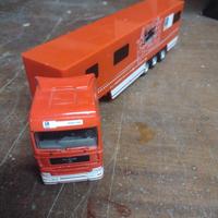 Peugeot camion majorette  1\64