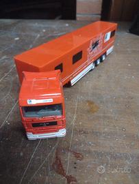 Peugeot camion majorette  1\64