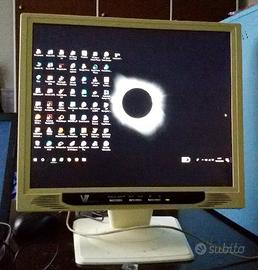 Monitor LCD 17" VIDEOSEVEN V17PS con casse