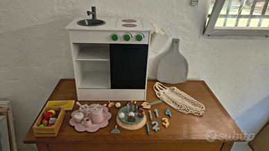 cucina giocattolo con accessori