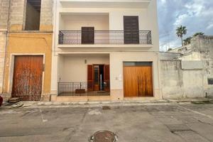Villa di 220 m² con più di 5 locali e box auto a C