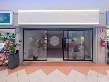 NEGOZIO A CASTIGLIONE DELLE STIVIERE