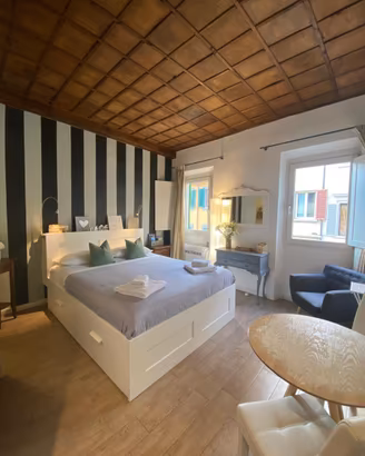 Letto matrimoniale bianco in perfetto stato
