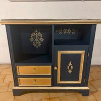 Mobiletto Restaurato in Stile Moderno, Pezzo Unico