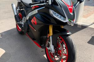 APRILIA RSV4