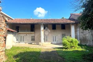 CASA DI CORTE A CASTREZZATO