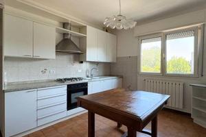 Appartamento di 118 m² con 4 locali e box auto a S