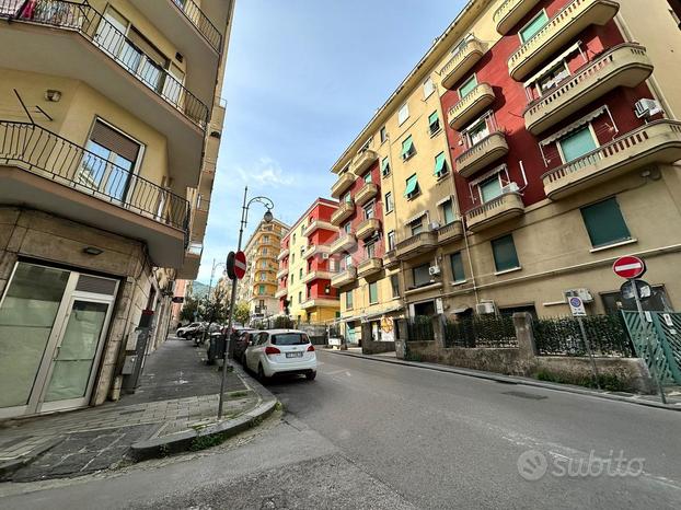 NEGOZIO A SALERNO