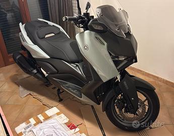 Yamaha XMAX 300 TECH MAX +
