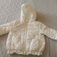 Piumino bianco a fiori argento, 6-9 mesi. Prenatal
