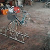 Bicicletta vintage con cestino – da restaurare 