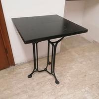 Tavolino quadrato con base in ferro