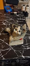 Gatto da collezione "Top Star" su libro  Statuetta