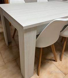 tavolo allingabile fino a 12 posti