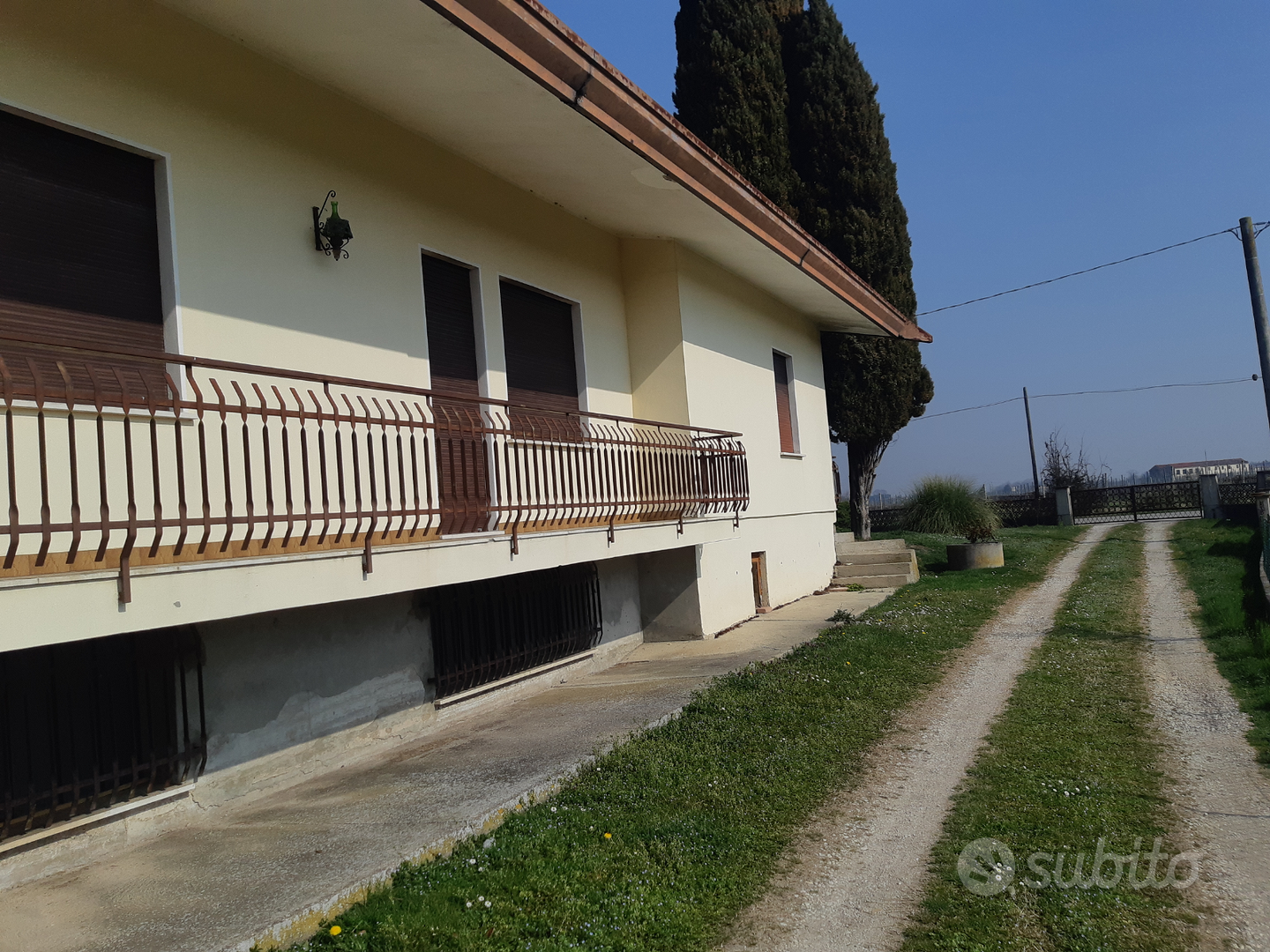 Villa singola piano rialzato e seminterrato - Vista 6