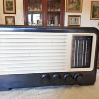 RADIO A VALVOLE  anni 40     "FERRANTI "