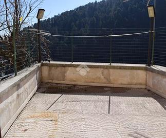 CASA SEMINDIPENDENTE A TAGLIACOZZO