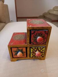 Portagioie portaspezie indiano in legno e ceramica