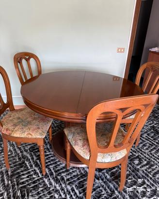 Tavolo tondo allungabile con 6 sedie imbottite