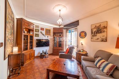 AMPIO APPARTAMENTO CON BOX E CANTINA