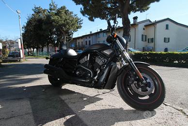 Harley-Davidson V-ROD SPORSTER 1200 STRET GLIDE