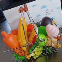 Set cibo in plastica, piatti, bicchieri, posate