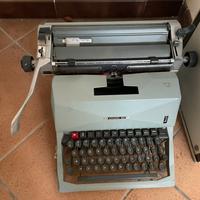 Macchina da scrivere Olivetti vintage