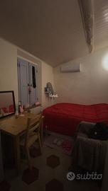 Camera libera per una ragazza