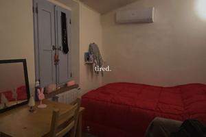 Camera libera per una ragazza