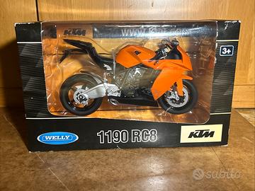 Modellino Moto 1:10 1190 RC8 WELLY KTM